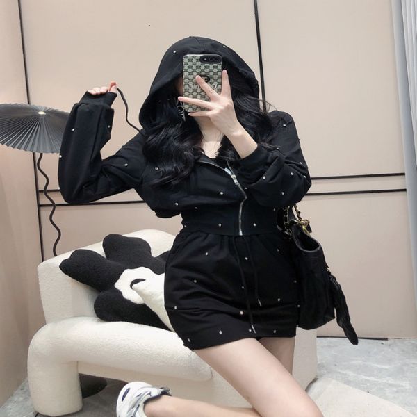 two piece dress autumn thin hooded sweatshirt short black hoodies wrap hip mini white skirts sets set suits 221122
two piece dress autumn thin hooded sweatshirt short black hoodies wrap hip mini white skirts sets set suits 221122