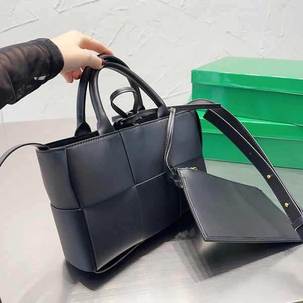 designer tote bags for women weaving handbag fashion classic single shoulder large capacity lady purse shopping bag 230711bj
designer tote bags for women weaving handbag fashion classic single shoulder large capacity lady purse shopping bag 230711bj