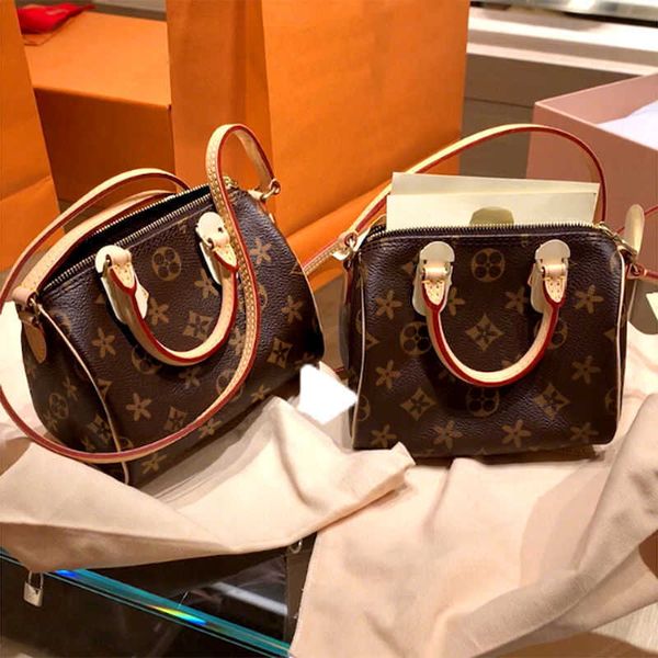 designers bag women's spee shoulder bags shoulder s hong kong 2021 new fashion trend old flower pillow leather one cross carry, Black;red
designers bag women's spee shoulder bags shoulder s hong kong 2021 new fashion trend old flower pillow leather one cross carry, Black;red