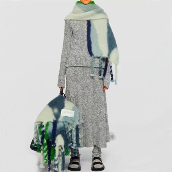 2022 new luxury scarf cashmere thick shawl women long winter wram pashmina wraps gift scarf tassel thickened autumn, Blue;gray
2022 new luxury scarf cashmere thick shawl women long winter wram pashmina wraps gift scarf tassel thickened autumn, Blue;gray
