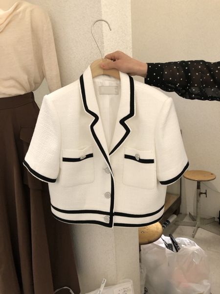 women's wool blends temperament korean tweed white short sleeve jacket crop fashion summer slim black suits woolen cardigan 221123
women's wool blends temperament korean tweed white short sleeve jacket crop fashion summer slim black suits woolen cardigan 221123