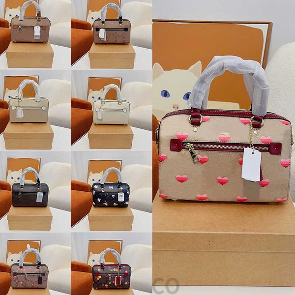 totes coabag tote bag women classic boston pillow bag c letter logo designer bags messenger crossbody bags leather handbag purse 221123
totes coabag tote bag women classic boston pillow bag c letter logo designer bags messenger crossbody bags leather handbag purse 221123