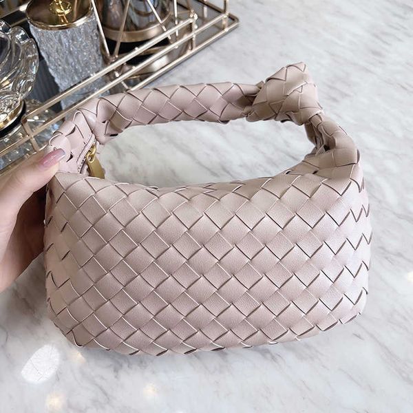 knotted 2023 designer jodies bottegas bags jodiebag woven venetas handbag armpit hand bag ox horn cloud fashion women's azw5 kq9u
knotted 2023 designer jodies bottegas bags jodiebag woven venetas handbag armpit hand bag ox horn cloud fashion women's azw5 kq9u