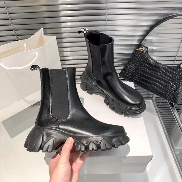 designer ankle boots women shoes luxury black leather booties round toes platform heel eu35-40 with box
designer ankle boots women shoes luxury black leather booties round toes platform heel eu35-40 with box