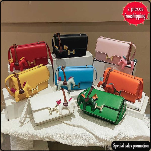 designer bags 2022 new korean women's fashion popular small square h-button texture ins single shoulder bag msenger
designer bags 2022 new korean women's fashion popular small square h-button texture ins single shoulder bag msenger
