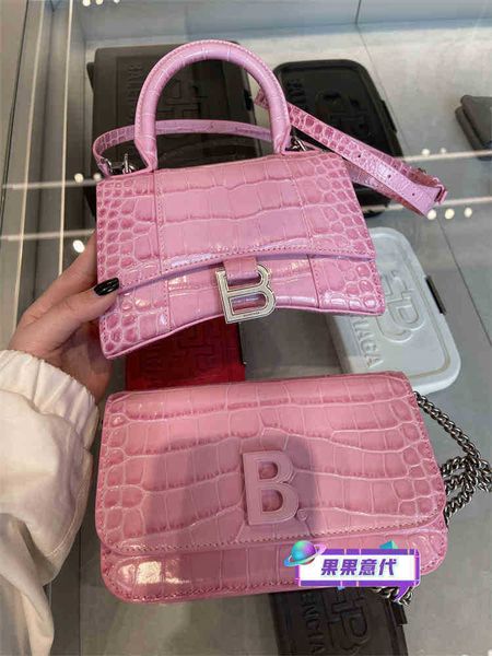 designer luxury womens bag balencigas handbag b-shaped paris single shoulder messenger fashion square gift shoulder oblique span versatile h
designer luxury womens bag balencigas handbag b-shaped paris single shoulder messenger fashion square gift shoulder oblique span versatile h