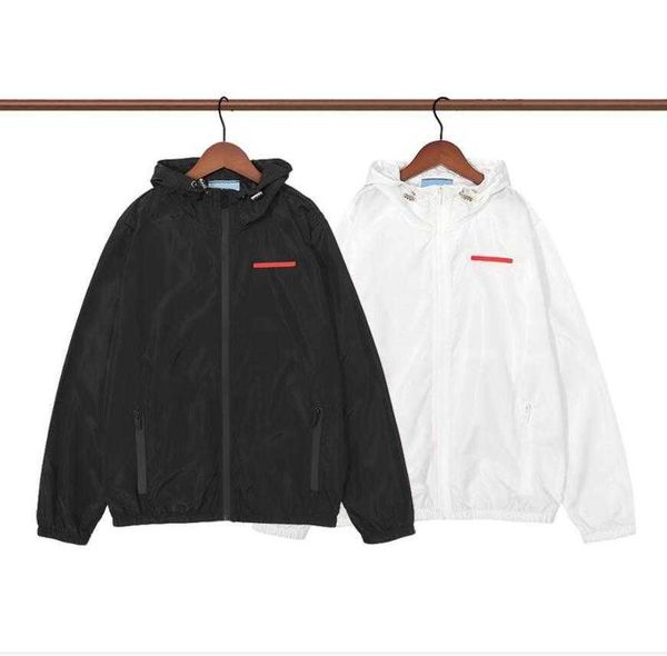 22fw mens jackets fashion letters print jacket coats windbreaker with inverted triangle luxury men women streetwear waterproof outerwear, Black;brown
22fw mens jackets fashion letters print jacket coats windbreaker with inverted triangle luxury men women streetwear waterproof outerwear, Black;brown