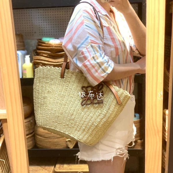 leather fashion brand loew's designer bags woman's handbag bag single shoulder leisure shoulderbag high quality
leather fashion brand loew's designer bags woman's handbag bag single shoulder leisure shoulderbag high quality