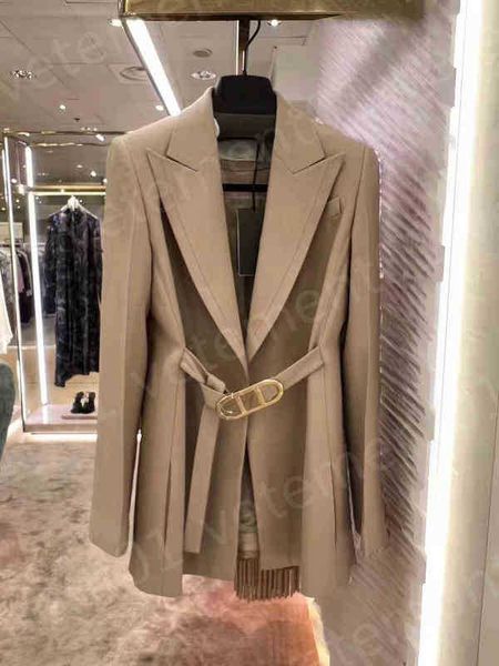 luxury womens blazer vintage slim fit metal buckle blazer retro shawl collar fashion trendy jacket temperament brand high end designer women, White;black
luxury womens blazer vintage slim fit metal buckle blazer retro shawl collar fashion trendy jacket temperament brand high end designer women, White;black