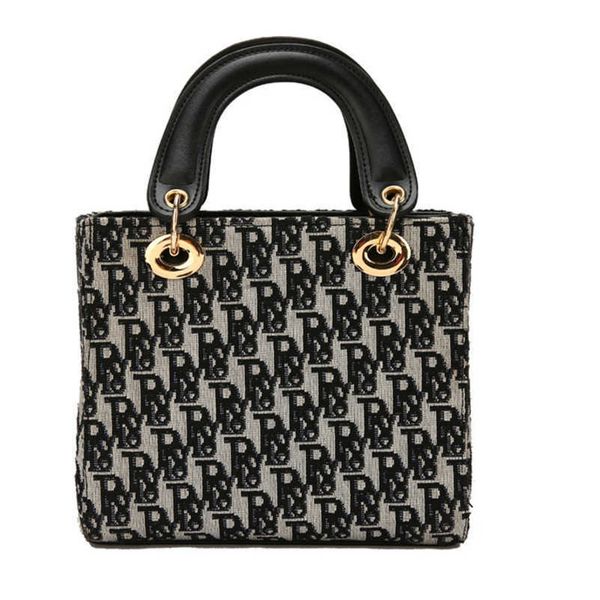 women's bag new fashion printed portable princess red letter one shoulder messenger bag designer handbags
women's bag new fashion printed portable princess red letter one shoulder messenger bag designer handbags