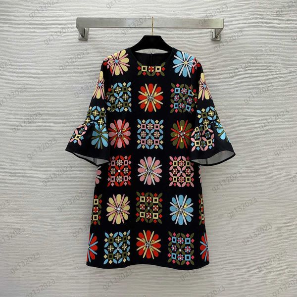 casual dresses womens fashionable color printing diamonds pearls decorated short sleeves maxiskit back zipper round collar slimming dress wo, Black;gray
casual dresses womens fashionable color printing diamonds pearls decorated short sleeves maxiskit back zipper round collar slimming dress wo, Black;gray