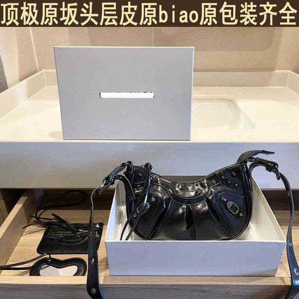 balencaigass designer bags handbags crescent messenger leather crescent armpit single shoulder bag advanced sense of light luxurys female sp
balencaigass designer bags handbags crescent messenger leather crescent armpit single shoulder bag advanced sense of light luxurys female sp