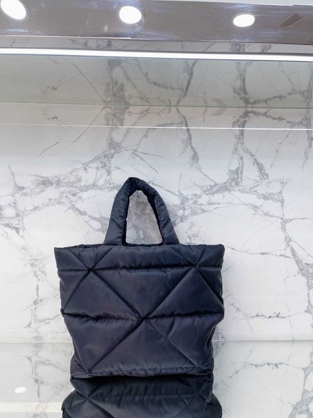 winter 2022 fashion shopping bags luxury shoulder bag designer woman handbag wallet crossbody bag purse messenger nylon large capacity tote
winter 2022 fashion shopping bags luxury shoulder bag designer woman handbag wallet crossbody bag purse messenger nylon large capacity tote