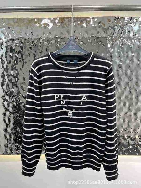 women's jackets designer home p 22 early autumn new style striped knit with letters on the chest jacquard simple fashion 100 58u8, Black;brown
women's jackets designer home p 22 early autumn new style striped knit with letters on the chest jacquard simple fashion 100 58u8, Black;brown