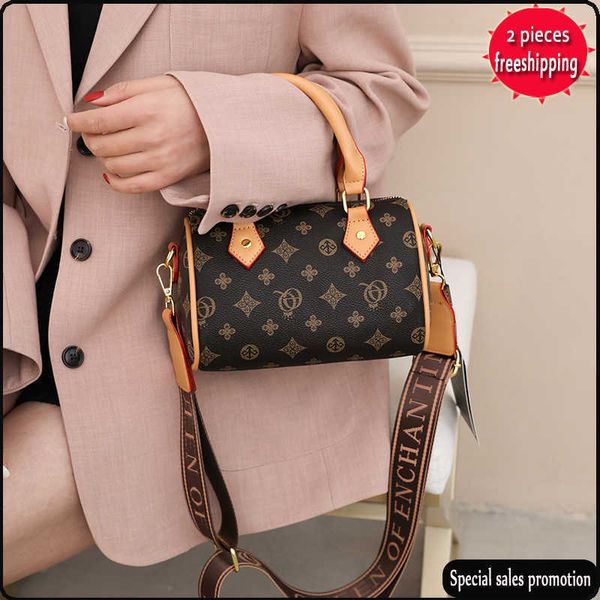 designer bags old flower bag women's boston pillow texture printing handbag color belt one shoulder crossbody fashion
designer bags old flower bag women's boston pillow texture printing handbag color belt one shoulder crossbody fashion