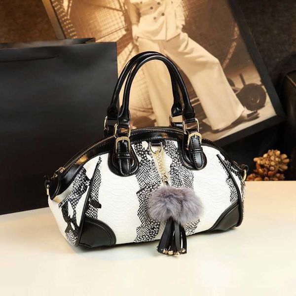 designer bag 2022 new fashion women handbag tassel dumpling bag female soft cowhide leather shoulder messenger bags snake pattern
designer bag 2022 new fashion women handbag tassel dumpling bag female soft cowhide leather shoulder messenger bags snake pattern