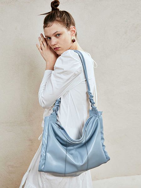 designer bag women shoulder tote bags fashion simple large capacity underarm bag 2022 casual all-match ladies texture commuter handbag
designer bag women shoulder tote bags fashion simple large capacity underarm bag 2022 casual all-match ladies texture commuter handbag