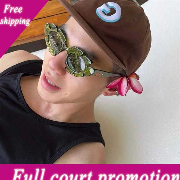 designer sunglasses luo yijia 22 new ins chaoren red sunglasses men's and women's hip-hop swing lw40088u, White;black
designer sunglasses luo yijia 22 new ins chaoren red sunglasses men's and women's hip-hop swing lw40088u, White;black