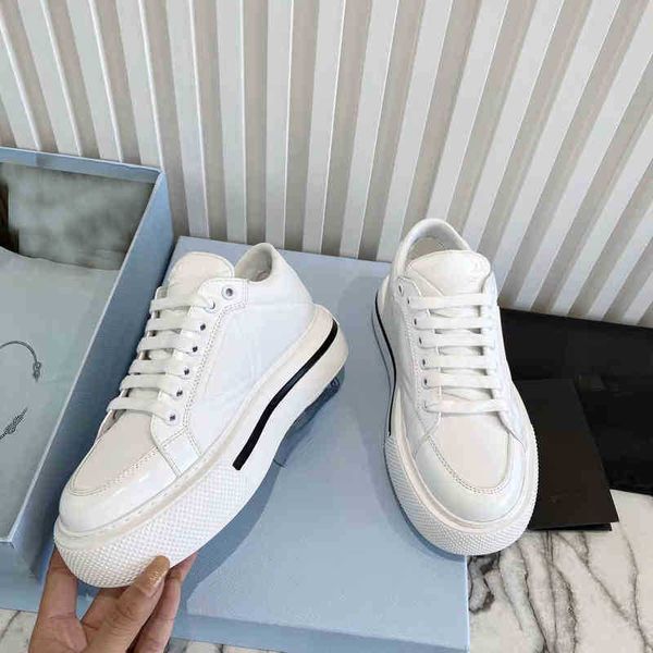 wen's same style muffin triangle label p home thick soled small white women's board sports casual shoes, Black
wen's same style muffin triangle label p home thick soled small white women's board sports casual shoes, Black