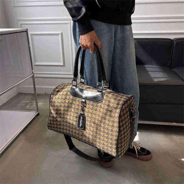 winter portable travel bag men's and women's simple sports fitness bag large capacity dry and wet separation luggage bag
winter portable travel bag men's and women's simple sports fitness bag large capacity dry and wet separation luggage bag