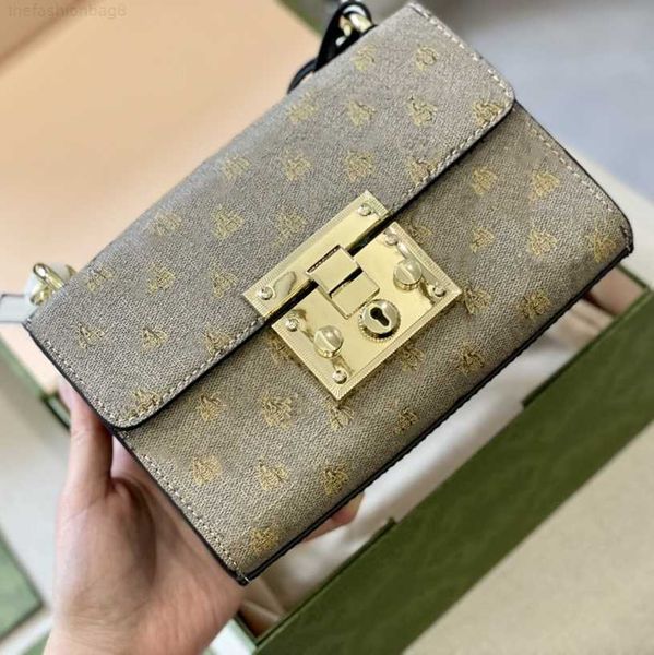 fashion designer bag women shoulder bags cross body chain handbags famous brands wallets letters bee strawberry pattern print design
fashion designer bag women shoulder bags cross body chain handbags famous brands wallets letters bee strawberry pattern print design