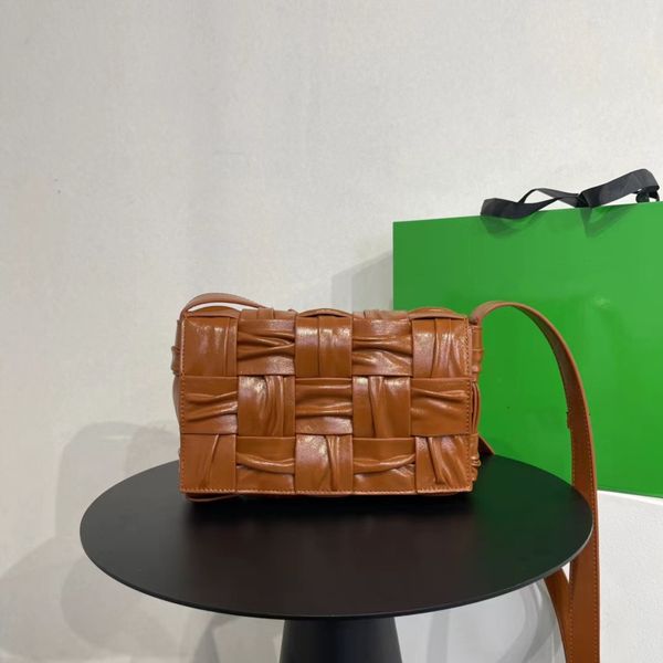 embossed genuine leather cross body bags luxurys woman handbags for women designers shoulder bag classic fashion lady crossbody purse brown
embossed genuine leather cross body bags luxurys woman handbags for women designers shoulder bag classic fashion lady crossbody purse brown