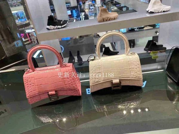 designer luxury womens bag balencigas handbag b-shaped paris single shoulder messenger fashion square gift shoulder oblique span versatile h
designer luxury womens bag balencigas handbag b-shaped paris single shoulder messenger fashion square gift shoulder oblique span versatile h