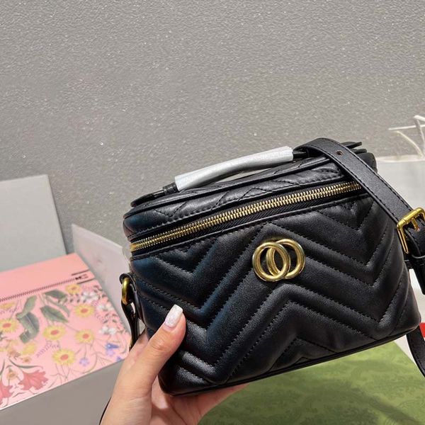 designer cosmetic bags fashion makeup bag ladies stylish leather cases stylish make up crossbody bag women luxury purses
designer cosmetic bags fashion makeup bag ladies stylish leather cases stylish make up crossbody bag women luxury purses