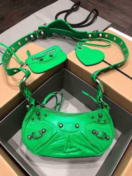 balencaigabags b family high version le cagole retro willow nail locomotive monthly tooth three in one underarm female y4uw
balencaigabags b family high version le cagole retro willow nail locomotive monthly tooth three in one underarm female y4uw
