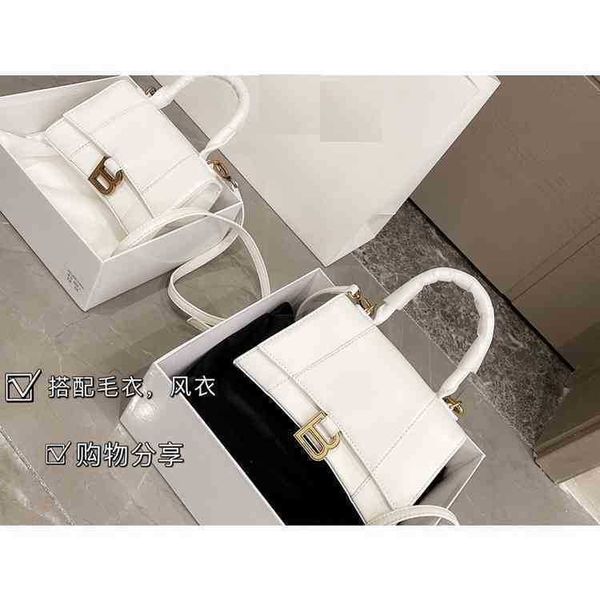 designer luxury womens bag balencigas handbag b-shaped paris single shoulder messenger fashion square gift shoulder oblique span versatile h
designer luxury womens bag balencigas handbag b-shaped paris single shoulder messenger fashion square gift shoulder oblique span versatile h