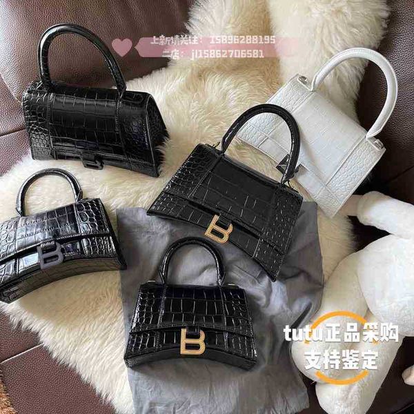designer luxury womens bag balencigas handbag b-shaped paris single shoulder messenger fashion square gift shoulder oblique span versatile h
designer luxury womens bag balencigas handbag b-shaped paris single shoulder messenger fashion square gift shoulder oblique span versatile h