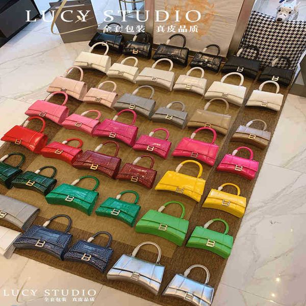 designer luxury womens bag balencigas handbag b-shaped paris single shoulder messenger fashion square gift shoulder oblique span versatile h
designer luxury womens bag balencigas handbag b-shaped paris single shoulder messenger fashion square gift shoulder oblique span versatile h