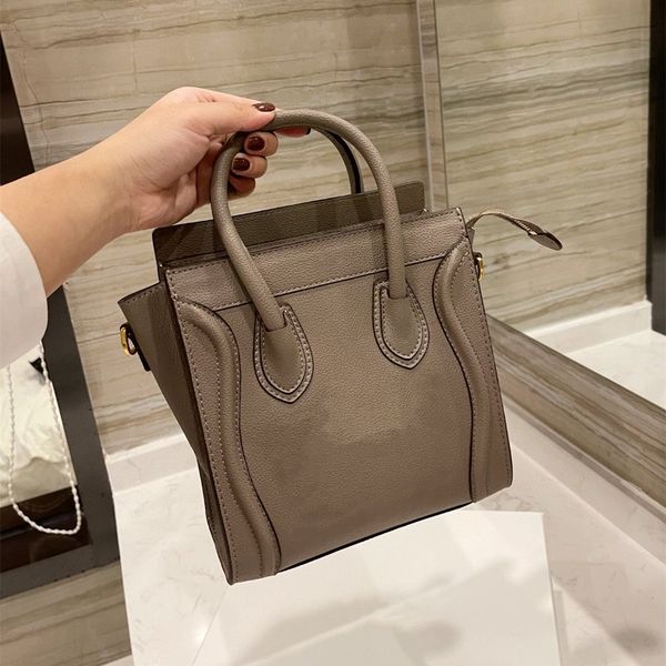 luggage nano 20x20cm genuine cowhide bag smile face shoulder bags women handbag handle tote real leather fanny pack classic style cps
luggage nano 20x20cm genuine cowhide bag smile face shoulder bags women handbag handle tote real leather fanny pack classic style cps