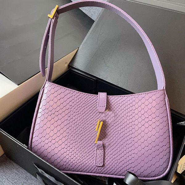 cowhide armpit shoulder bag fashion serpentine handbags women genuine leather metal hardware letter hasp cell phone purse interior zipper nh
cowhide armpit shoulder bag fashion serpentine handbags women genuine leather metal hardware letter hasp cell phone purse interior zipper nh