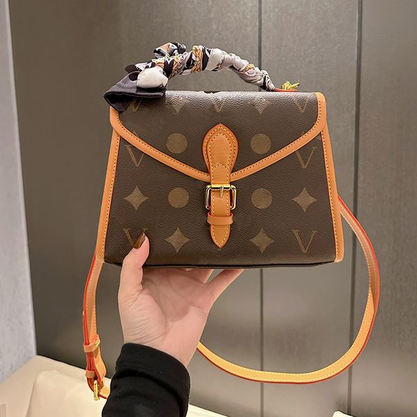 2022 women luxury designer shoulder bags large capacity handbags fashion lady crossbody clutch messenger bag letter purse
2022 women luxury designer shoulder bags large capacity handbags fashion lady crossbody clutch messenger bag letter purse
