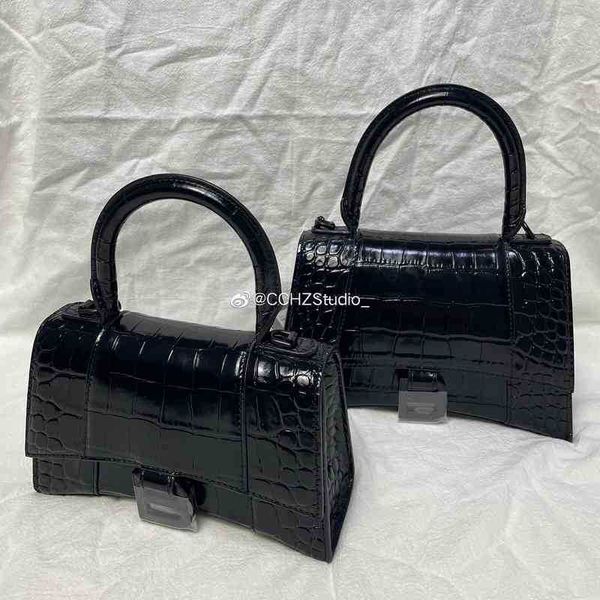 balencaigabags black bags grey sliding leather crocodile embossed hourglass bag single shoulder bag messenger uao9
balencaigabags black bags grey sliding leather crocodile embossed hourglass bag single shoulder bag messenger uao9