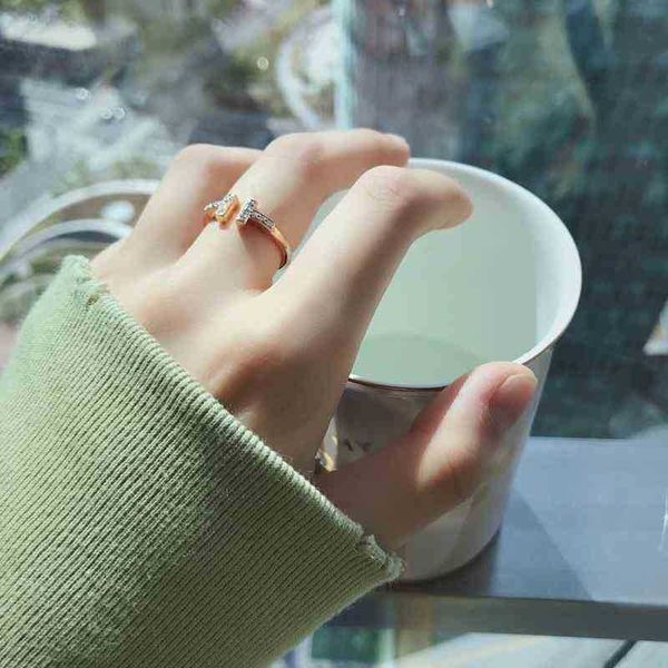 0pbe t's knot ring female gu ailing's same 2022 new light luxury silver jewelry v-gold plated niche design category, Golden;silver
0pbe t's knot ring female gu ailing's same 2022 new light luxury silver jewelry v-gold plated niche design category, Golden;silver