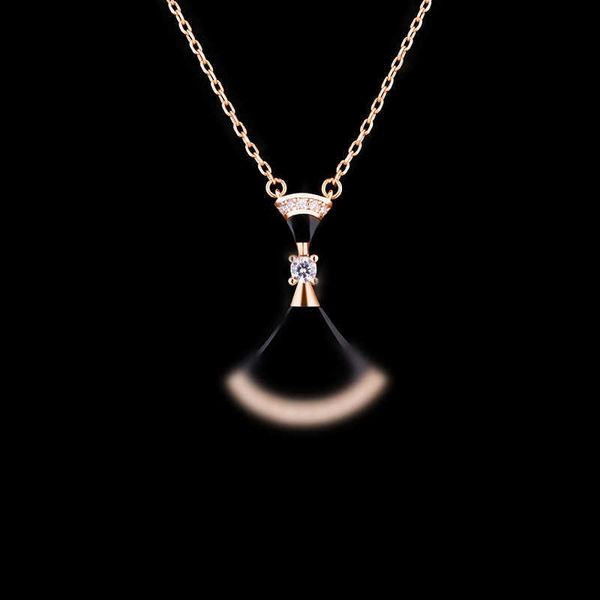 jewelry custom 18k rose gold small skirt necklace needlework chalcedony white fritillaria inlaid diamond collarbone, Silver
jewelry custom 18k rose gold small skirt necklace needlework chalcedony white fritillaria inlaid diamond collarbone, Silver
