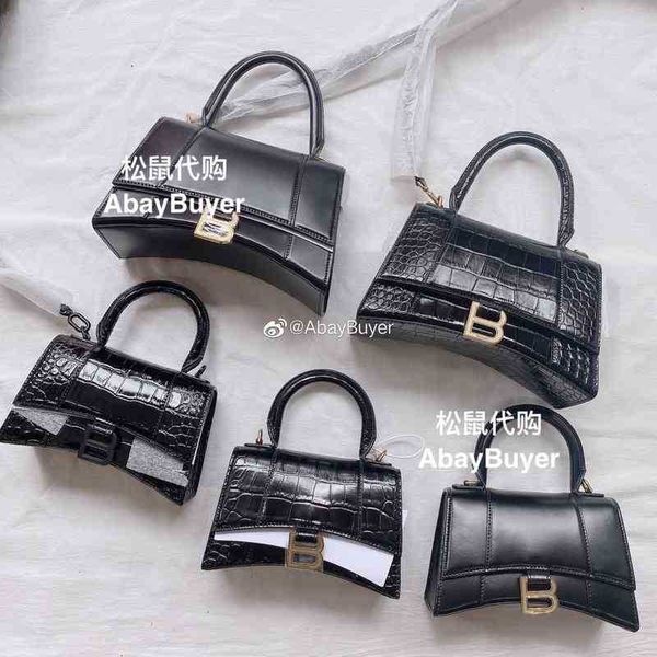designer luxury womens bag balencigas handbag b-shaped paris single shoulder messenger fashion square gift shoulder oblique span versatile h
designer luxury womens bag balencigas handbag b-shaped paris single shoulder messenger fashion square gift shoulder oblique span versatile h