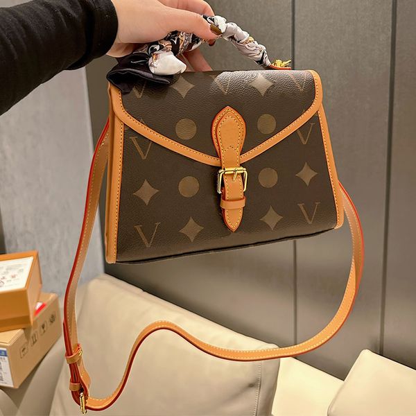 2022 fashion luxury women designer shoulder bags large capacity lady crossbody messenger bag letter classical handbags purse
2022 fashion luxury women designer shoulder bags large capacity lady crossbody messenger bag letter classical handbags purse