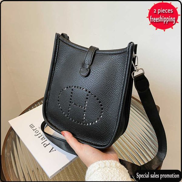 designer bags 2022 spring fashion women's solid color simple small square texture single shoulder msenger pu letter out of the street
designer bags 2022 spring fashion women's solid color simple small square texture single shoulder msenger pu letter out of the street