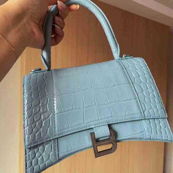 designer luxury womens bag balencigas handbag b-shaped paris single shoulder messenger fashion square gift shoulder oblique span versatile h
designer luxury womens bag balencigas handbag b-shaped paris single shoulder messenger fashion square gift shoulder oblique span versatile h