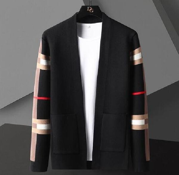 2023 men's sweaters england style pocket men cardigan fashion brand autumn winter designer cardigan plus size spliced color knit jacket, White;black
2023 men's sweaters england style pocket men cardigan fashion brand autumn winter designer cardigan plus size spliced color knit jacket, White;black