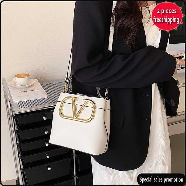 factory direct sales 50% off designer bags women's 2022 new fashion simple bucket trend diagonal
factory direct sales 50% off designer bags women's 2022 new fashion simple bucket trend diagonal
