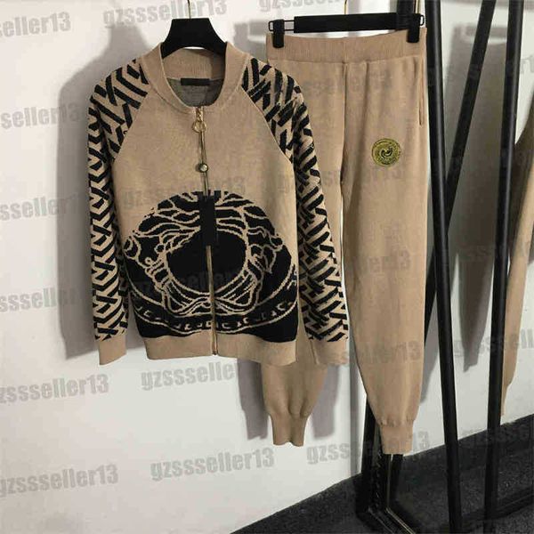 womens tracksuits designer two piece women sets vsc knitted sports suit brand portrait pattern long sleeve zip cardigan jacket casual trouse, Gray
womens tracksuits designer two piece women sets vsc knitted sports suit brand portrait pattern long sleeve zip cardigan jacket casual trouse, Gray