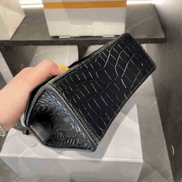 woman shoulder bag leather handbag women designer handbags classic hourglass trend crossbody fashion messenger vintage elegant wallet ladies
woman shoulder bag leather handbag women designer handbags classic hourglass trend crossbody fashion messenger vintage elegant wallet ladies
