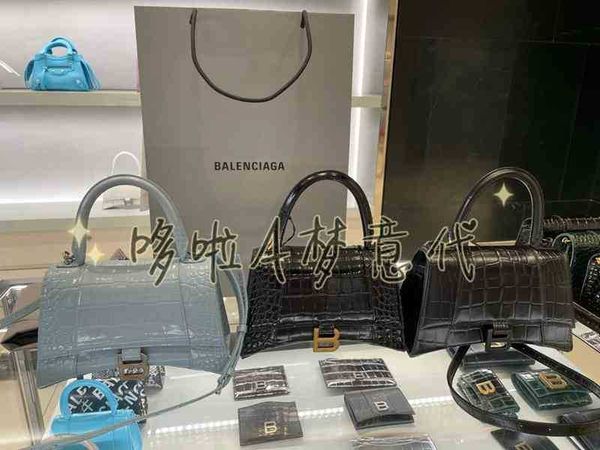 designer luxury womens bag balencigas handbag b-shaped paris single shoulder messenger fashion square gift shoulder oblique span versatile h
designer luxury womens bag balencigas handbag b-shaped paris single shoulder messenger fashion square gift shoulder oblique span versatile h