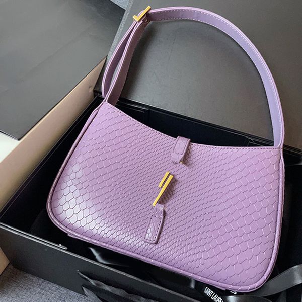 women serpentine armpit shoulder bag solid color small tote handbags purse genuine leather gold hardware fashion letters snap closure hand c
women serpentine armpit shoulder bag solid color small tote handbags purse genuine leather gold hardware fashion letters snap closure hand c