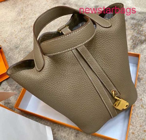 designer herme picotin lock bag bags handbag online store 2022 new vegetable basket leather bucket lychee pattern head layer commu
designer herme picotin lock bag bags handbag online store 2022 new vegetable basket leather bucket lychee pattern head layer commu