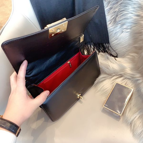 luxury designer cowhide handbags leather shoulder bags chain purse fashion handbag wave lady purses presbyopic card holder evening bag messe
luxury designer cowhide handbags leather shoulder bags chain purse fashion handbag wave lady purses presbyopic card holder evening bag messe